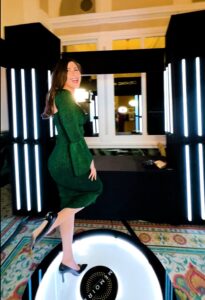 photo booth girl green dress small